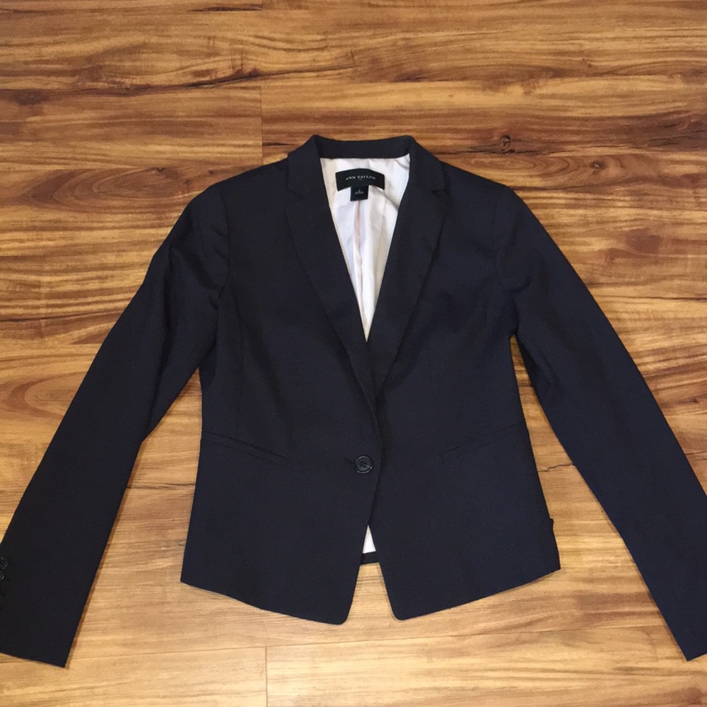 Beautiful Ann Taylor Suit Set
